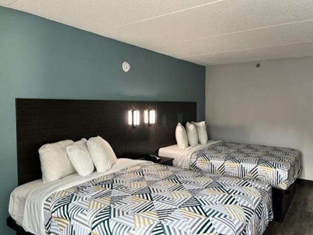 Studio 6 Suites East Syracuse Airport Exterior photo