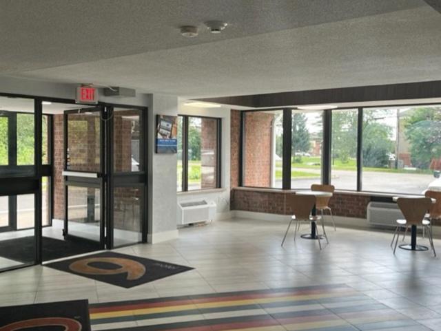 Studio 6 Suites East Syracuse Airport Exterior photo