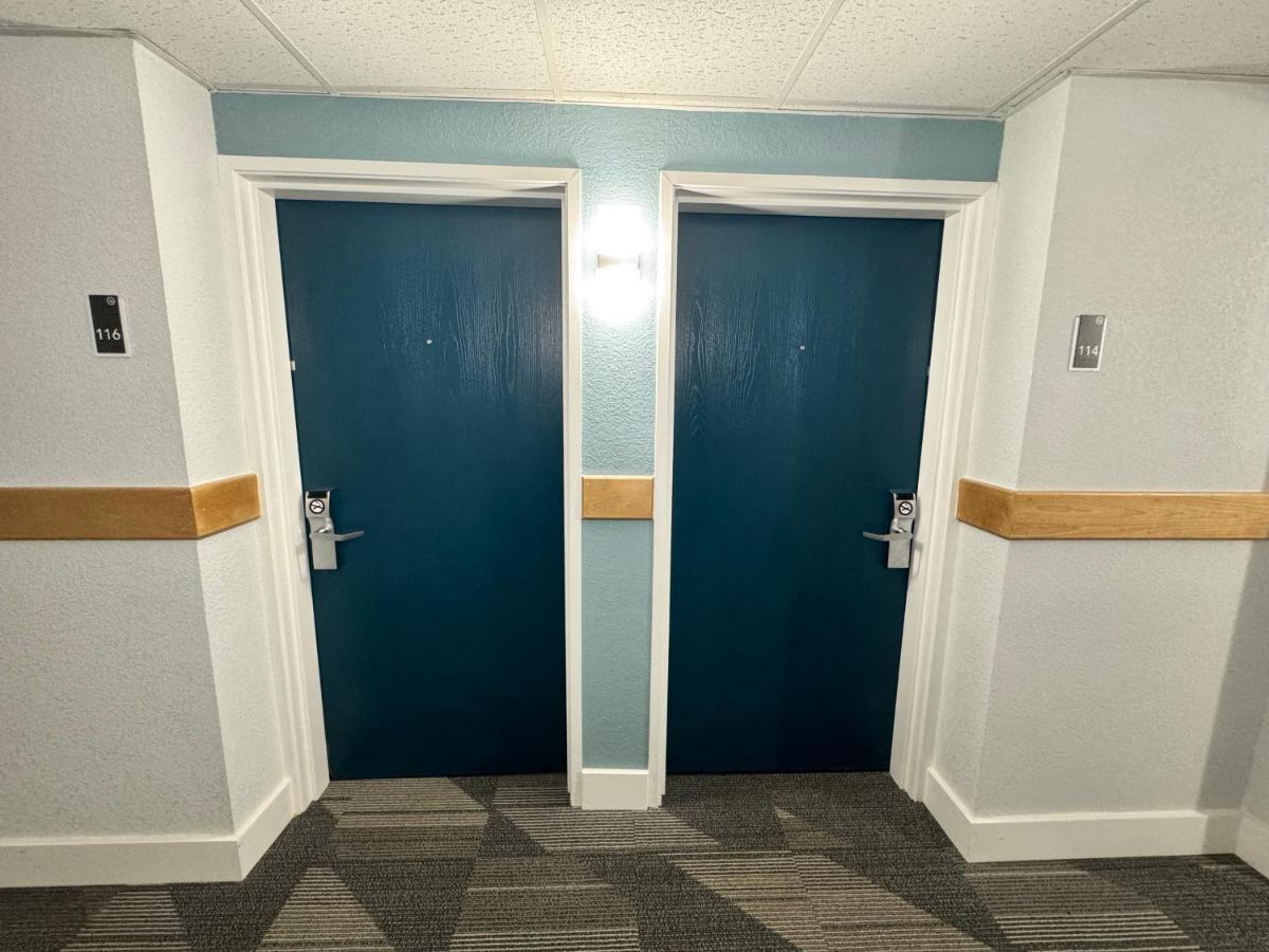 Studio 6 Suites East Syracuse Airport Exterior photo