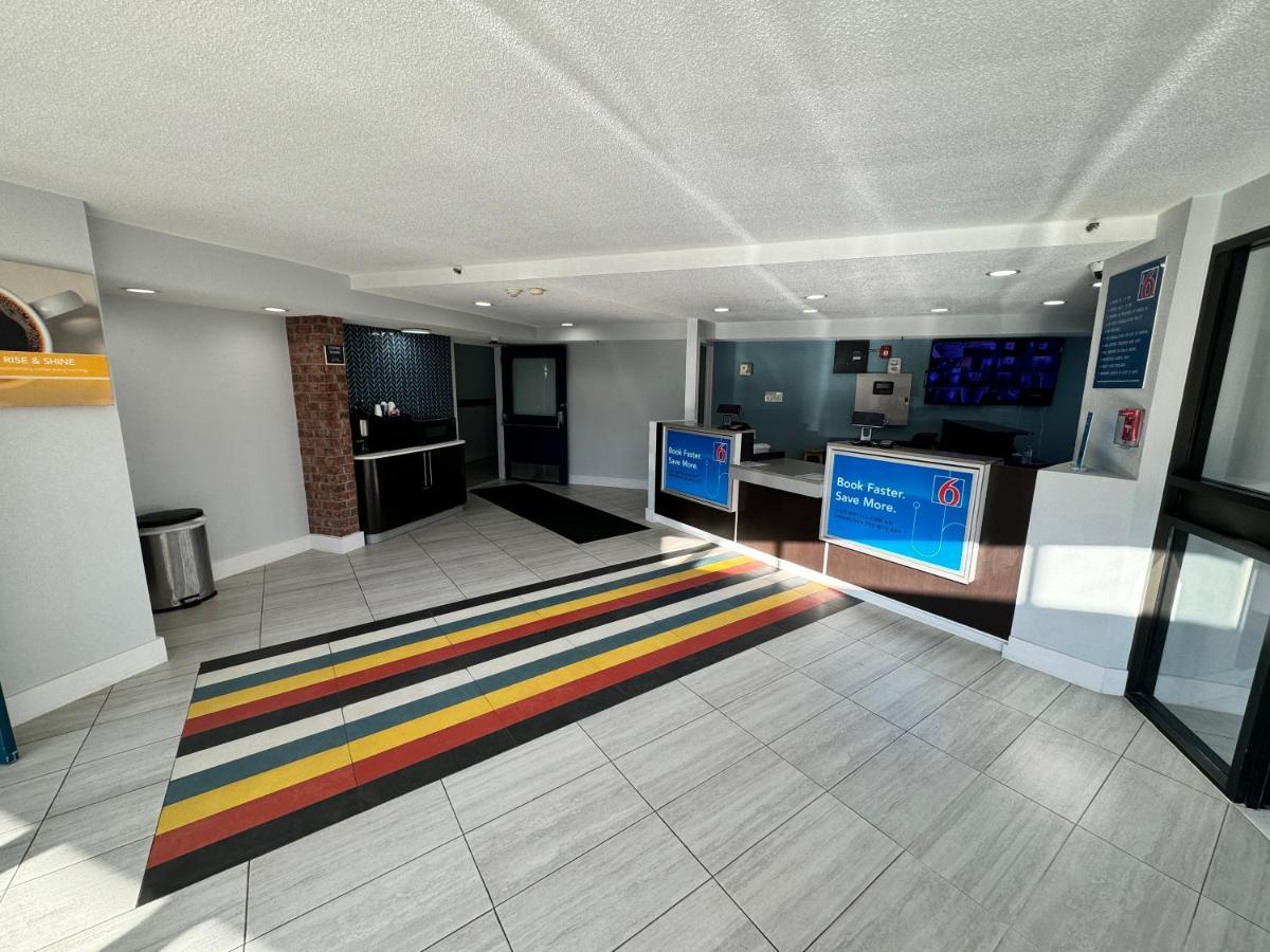 Studio 6 Suites East Syracuse Airport Exterior photo