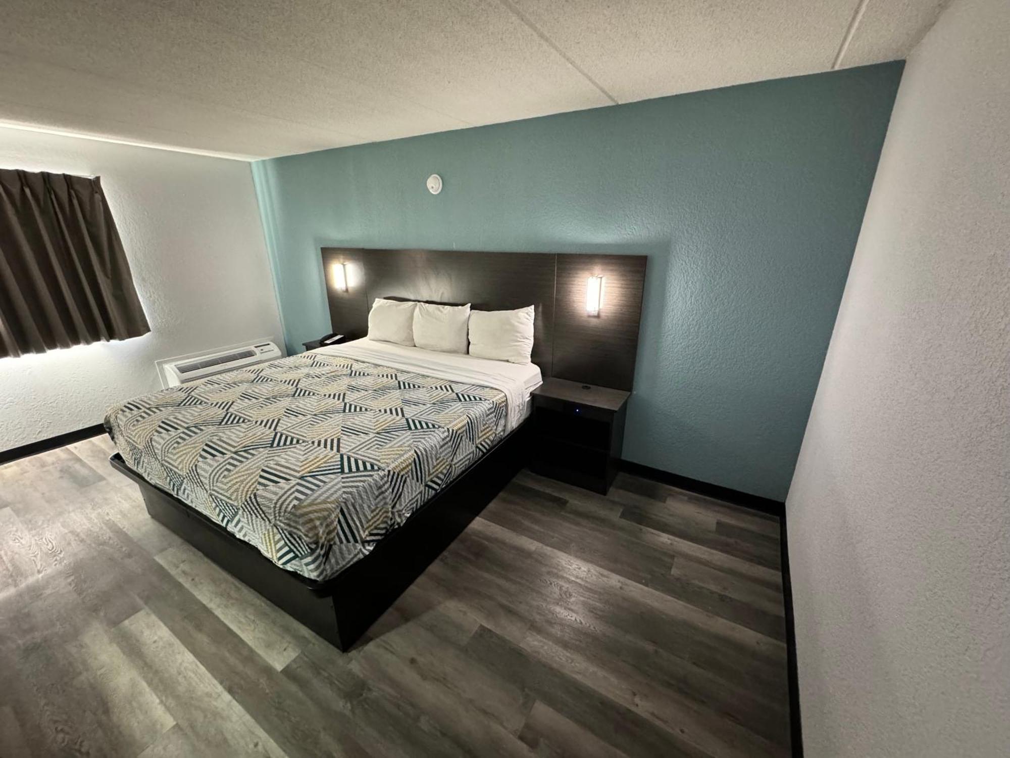 Studio 6 Suites East Syracuse Airport Exterior photo